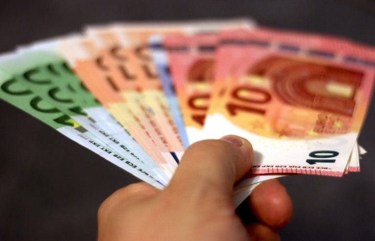 Kredyt hipoteczny w krakowie – na które banki zwrócić uwagę w 2025 roku?